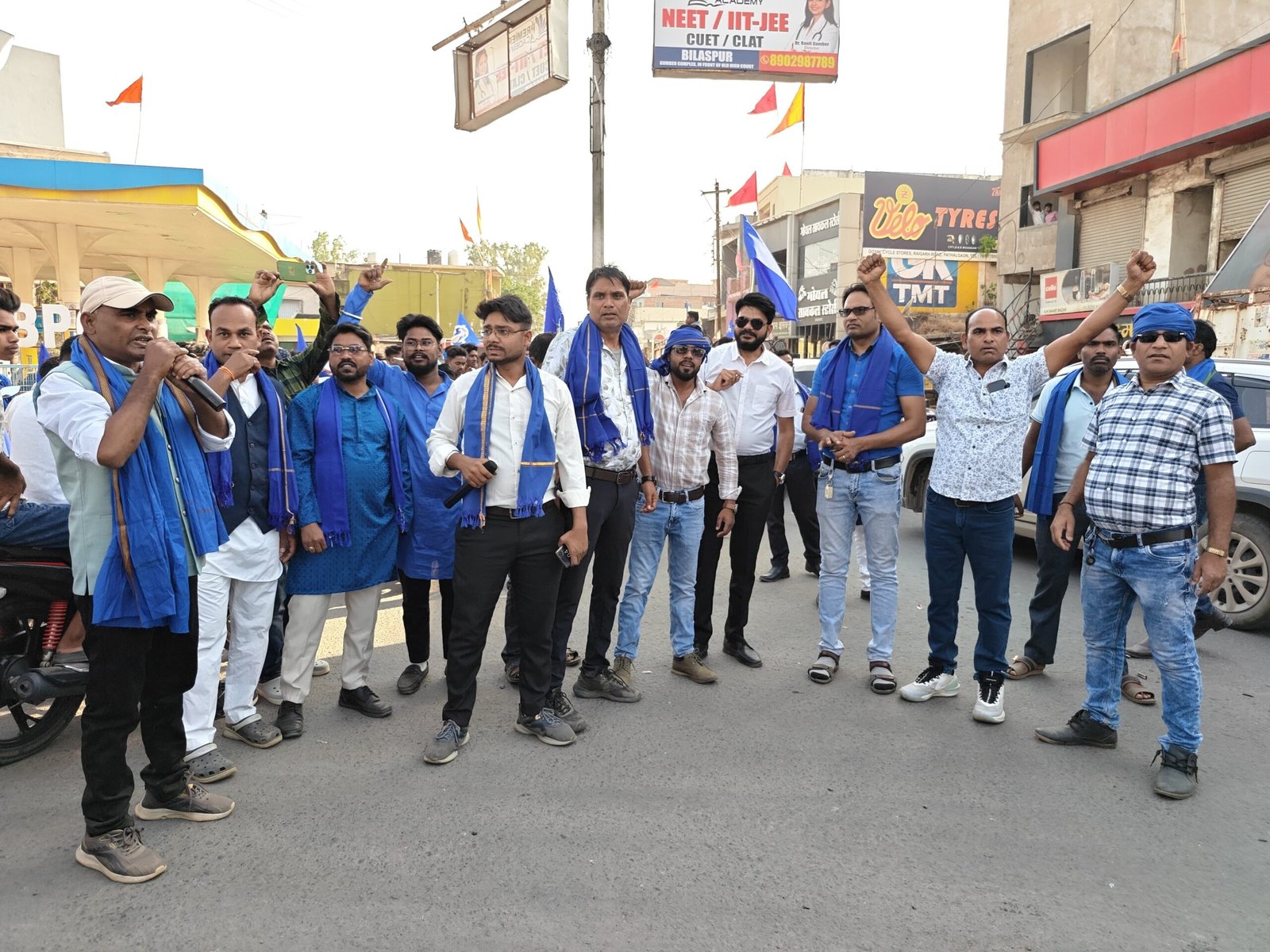 संयुक्त मोर्चा के तत्वाधान मे धूमधाम व हर्षोउल्लास के साथ पत्थलगांव मे मना अम्बेडकर जयंती ; भब्य पालकी सजावट व चौक सजावट बना आकर्षण का केंद्र / महादेवटिकरा और गोढीकला मे नव स्थापित अम्बेडकर प्रतिमा का हुआ अनावरण